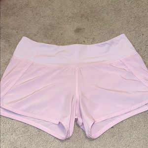 LIGHT PINK LULULEMON SHORTS 💓